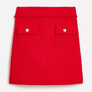 Beautiful, holiday (or everyday, for those classic lipstick red lovers) skirt!